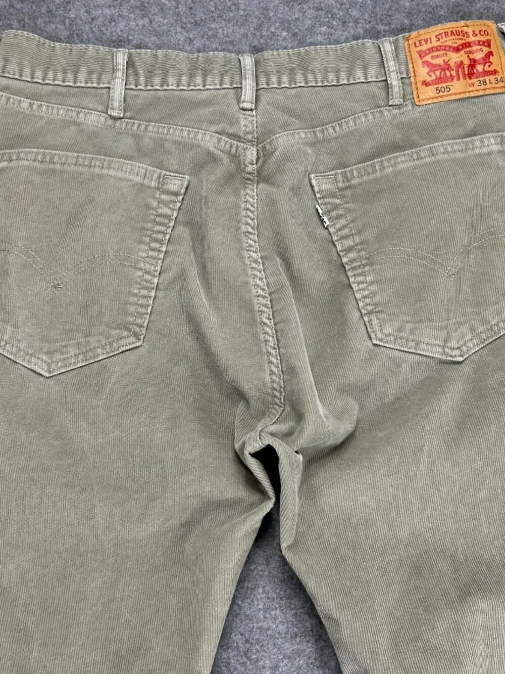 Vintage Levi's 505 Corduroy Pants Mens 38x34 Green Straight Leg Mid Rise Pockets